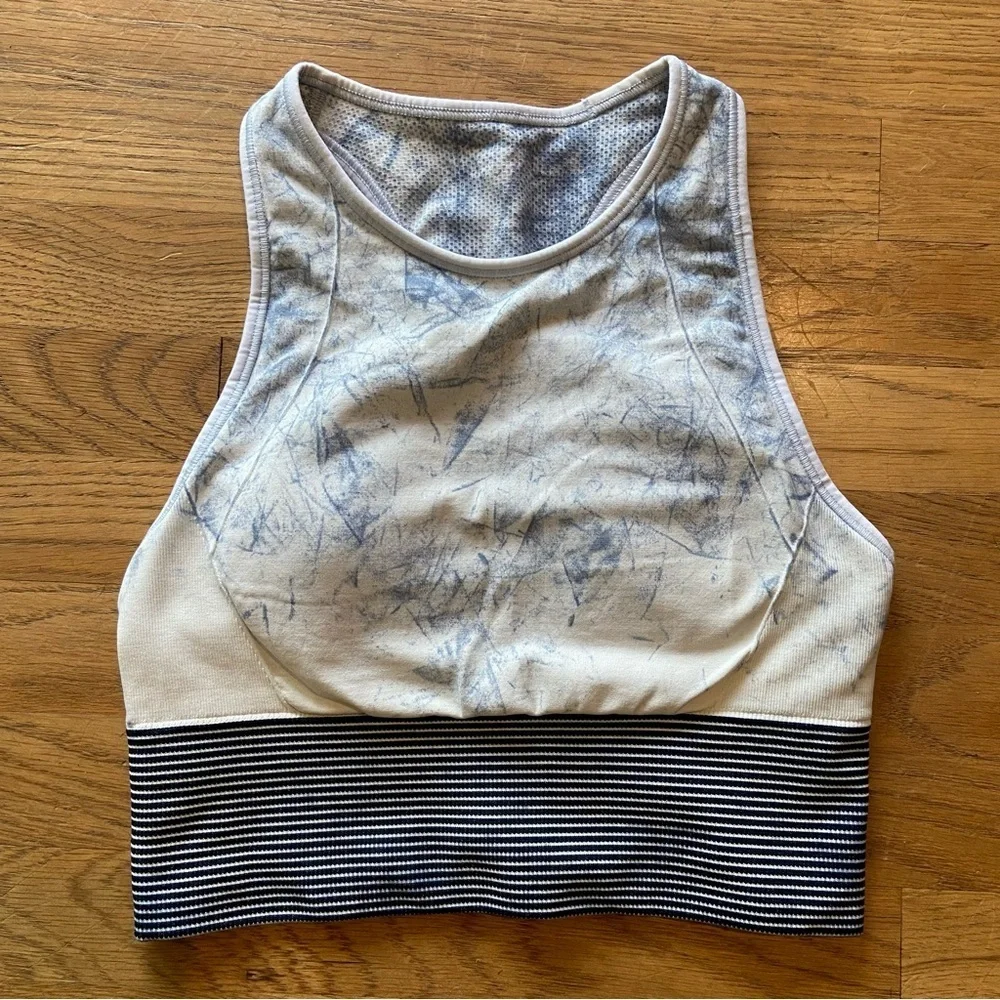 Womens Lululemon Ebb to Train Bra size 4